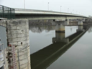Vigicrues inondation Pont de Beaucaire Rhône